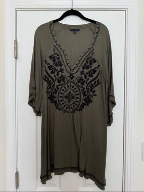 American Eagle Kimono style embroidered dress